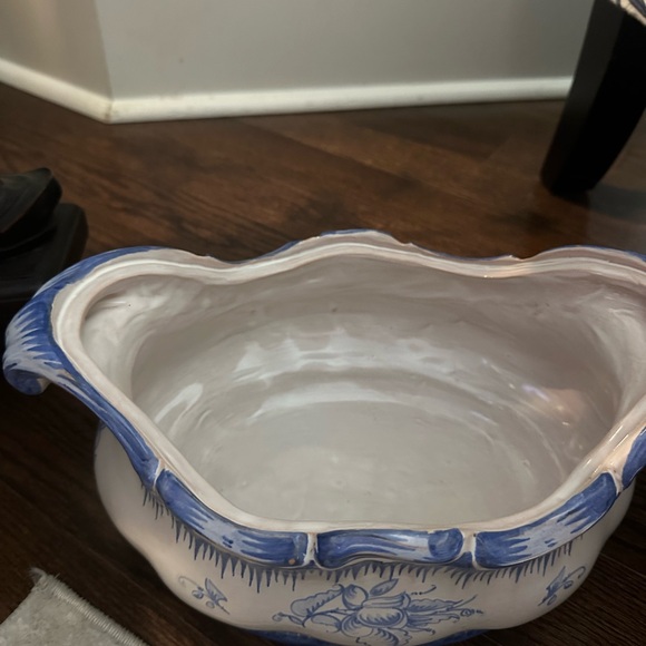 Soup Tureen
Gabriel Sweden Faience Ceramic Tureen - Picture 3 of 5